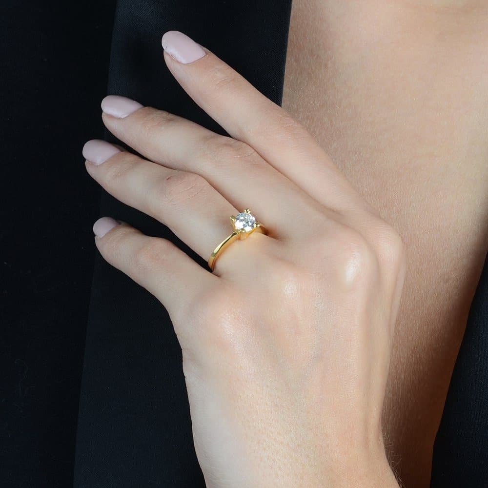 Anel Dourado Solitário com Pedra Zircônia, imagem 2