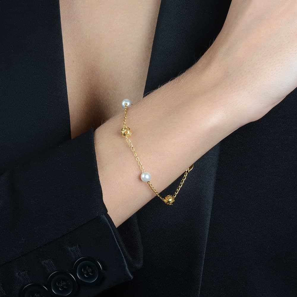 Pulseira Dourada de Pérolas e Esferas Vazadas, imagem 2