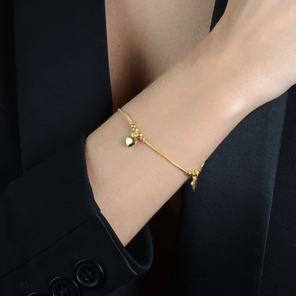 Pulseira Dourada Lisa com 3 Pingentes de Coração, imagem 2