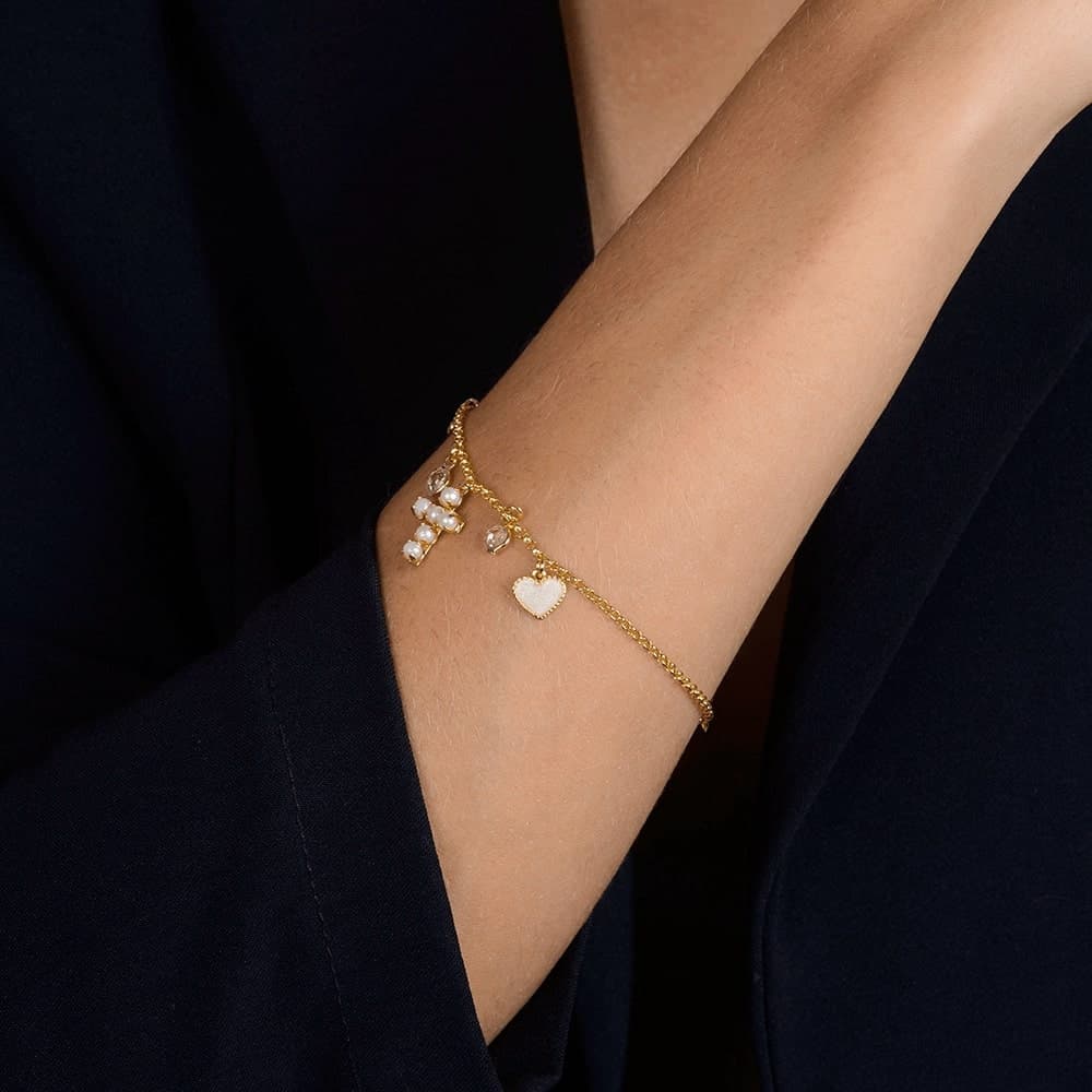 Pulseira Dourada Religiosa Cruz de Pérolas Coração Madrepérola Ponto de Luz, imagem 2